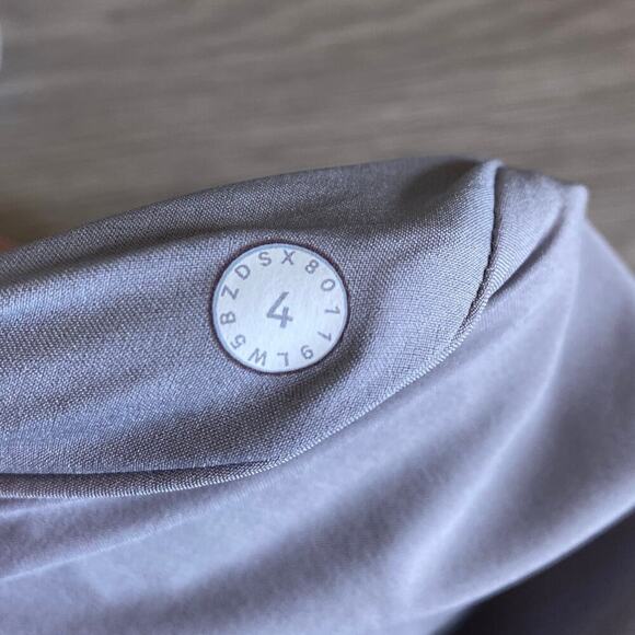 LULULEMON On the Fly Jogger Carbon Dust Gray Pants Size 4 Active Exercise - Picture 9 of 9